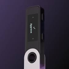 Ledger Nano S Plus — خزنة رقمية آمنة